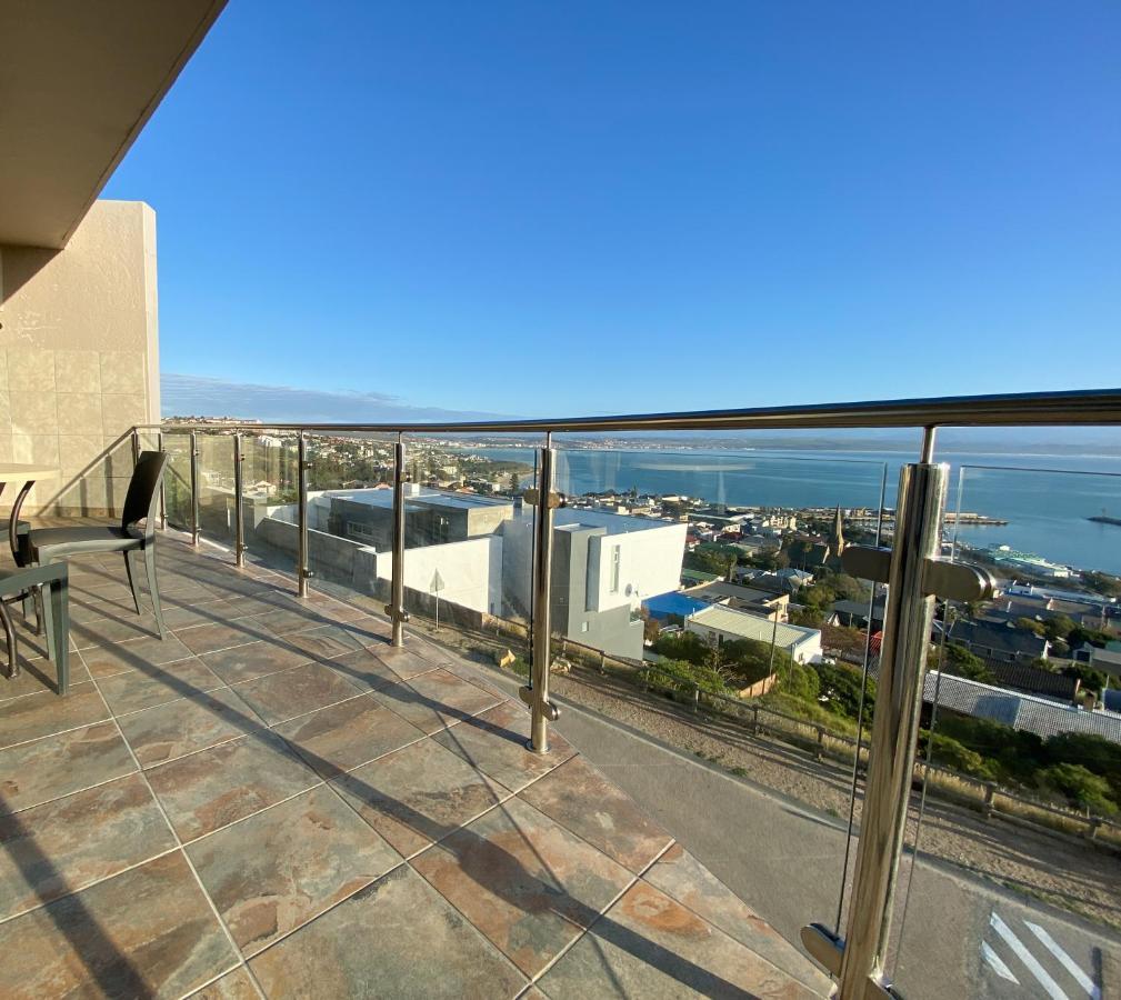 Bar-T-Nique Guest House Mossel Bay Exterior foto